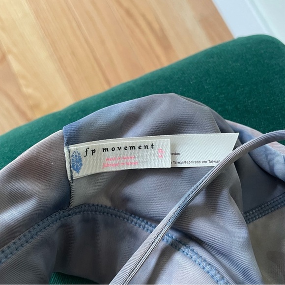 Free People FP Movement Tie Dye Strappy Back Front Cut Out Sports Bra EUC Size S - Picture 7 of 10